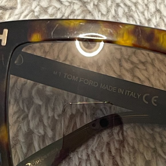 Tom Ford Sabrina-02 FT764 58-16 140 Square DARK HAVANA Polarized Sunglasses